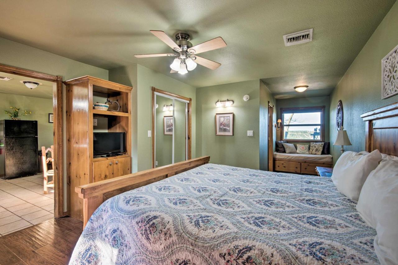 Broken Bow Cottage With Deck, Hot Tub And Fire Pit! Bagian luar foto