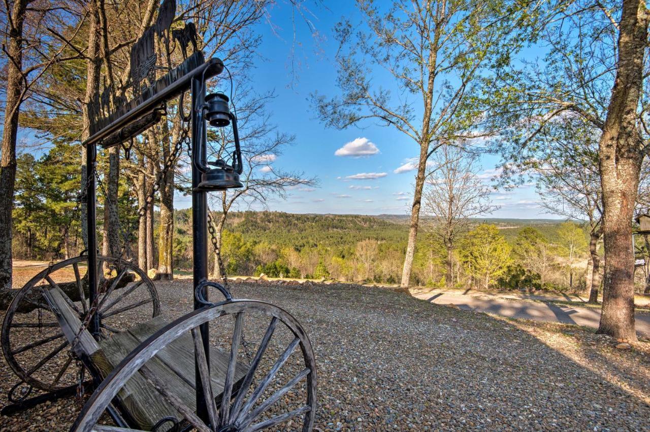 Broken Bow Cottage With Deck, Hot Tub And Fire Pit! Bagian luar foto